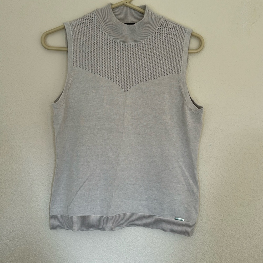 Tahari sleeveless sweater top